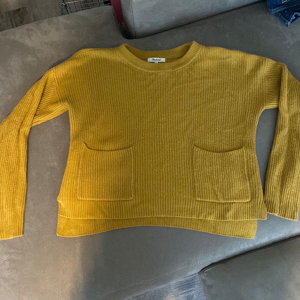 Oversized cropped sweater from madwell. Front pockets